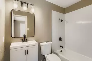 800 Country Pl Dr, Houston, TX 77079 - Photo 20