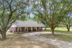 655 Avenue L, Dickinson, TX 77539 - Photo 2