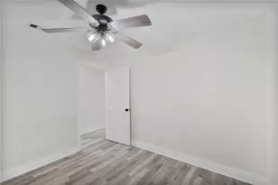 655 Avenue L, Dickinson, TX 77539 - Photo 20