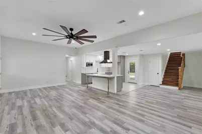 655 Avenue L, Dickinson, TX 77539 - Photo 10
