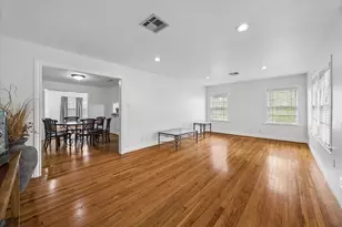 327 W 31st St, Houston, TX 77018 - Photo 16