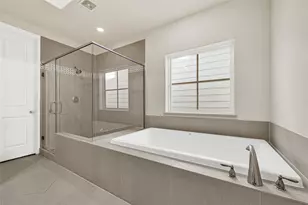 1750 W 23rd St, Houston, TX 77008 - Photo 24