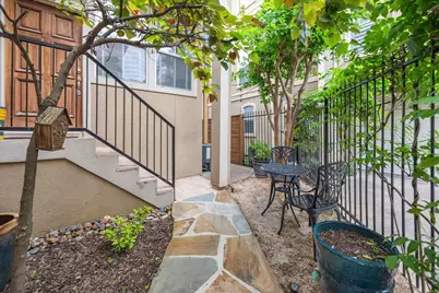 107 Detering Street #B, Houston, TX 77007 - Photo 4