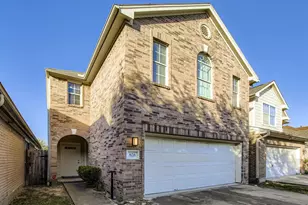 826 Forest Hillside Ln, Houston, TX 77067 - Photo 2