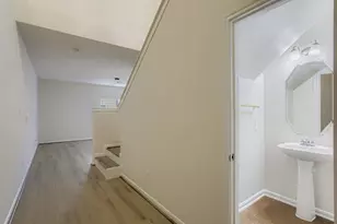 826 Forest Hillside Ln, Houston, TX 77067 - Photo 4