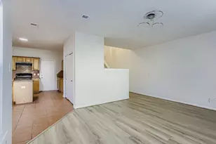826 Forest Hillside Ln, Houston, TX 77067 - Photo 8