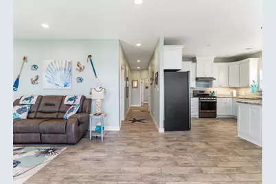 1390 County Road 201, Sargent, TX 77414 - Photo 4