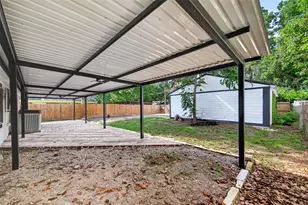 1308 W Dumble St, Alvin, TX 77511 - Photo 26