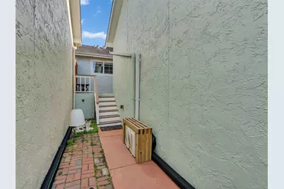 10109 Schaper Road, Galveston, TX 77554 - Photo 18