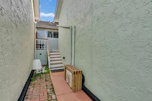 10109 Schaper Rd, Galveston, TX 77554 - Photo 18