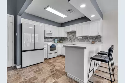 10109 Schaper Road, Galveston, TX 77554 - Photo 6