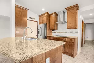 5609 Hollow Pines Dr, Houston, TX 77049 - Photo 8