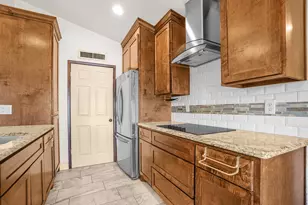 5609 Hollow Pines Dr, Houston, TX 77049 - Photo 10