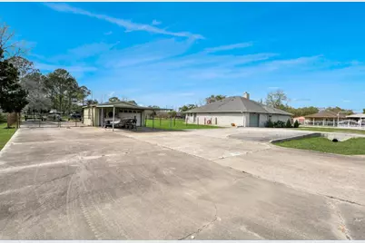 3608 Kristen Drive, Highlands, TX 77562 - Photo 8