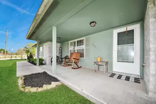 3608 Kristen Dr, Highlands, TX 77562 - Photo 8