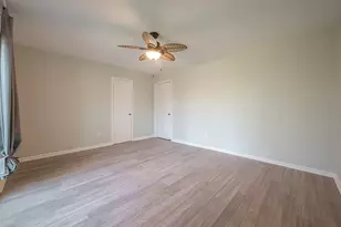 7810 Locke Ln, Houston, TX 77063 - Photo 22