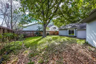 7810 Locke Ln, Houston, TX 77063 - Photo 34
