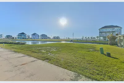 8 Fleming, Hitchcock, TX 77563 - Photo 2