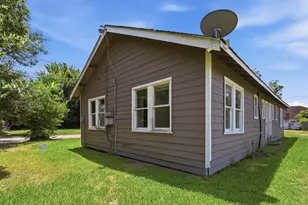 300 W James St, Baytown, TX 77520 - Photo 16