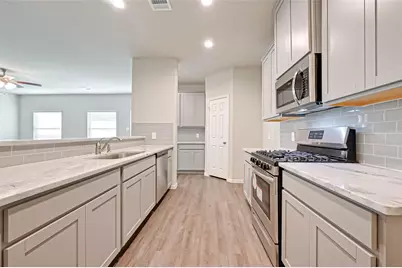 983 Golden Willow Lane, Conroe, TX 77304 - Photo 10
