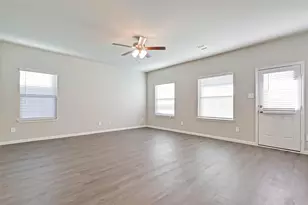 983 Golden Willow Ln, Conroe, TX 77304 - Photo 8