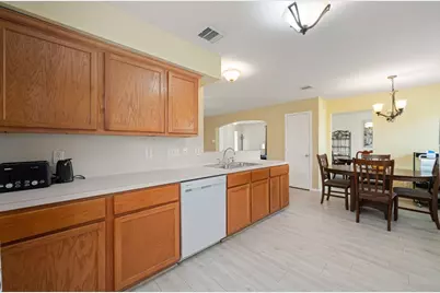 12930 Chrysanthemum Drive, Houston, TX 77085 - Photo 8