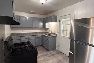 170 Lois St, Clute, TX 77531 - Photo 10