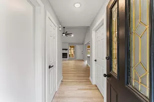 30 N Drifting Leaf Ct, The Woodlands, TX 77380 - Photo 4