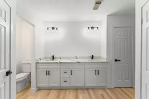 30 N Drifting Leaf Ct, The Woodlands, TX 77380 - Photo 28