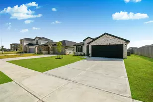 4243 Bromham Farms Dr, Fulshear, TX 77441 - Photo 4