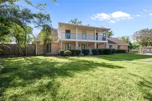 4702 Bayou Vista Dr, Houston, TX 77091 - Photo 2