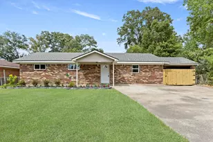 860 Bingman Dr, Beaumont, TX 77705 - Photo 2