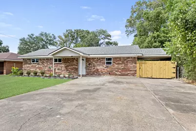 860 Bingman Drive, Beaumont, TX 77705 - Photo 1