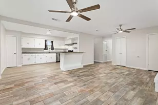 860 Bingman Dr, Beaumont, TX 77705 - Photo 10
