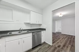 9031 Gaylord St, Houston, TX 77024 - Photo 16