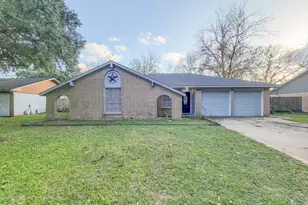 2024 Stones throw Dr, Bay City, TX 77414 - Photo 2