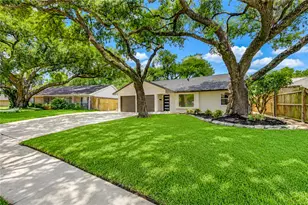 5914 Hewitt Dr, Houston, TX 77092 - Photo 30