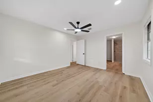 907 S 3rd St, La Porte, TX 77571 - Photo 22