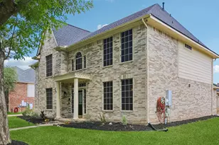 1207 Peregrine Dr, Friendswood, TX 77546 - Photo 4