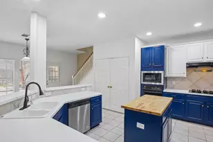 1207 Peregrine Dr, Friendswood, TX 77546 - Photo 10