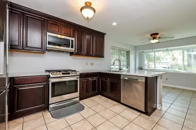 11210 Crayford Court, Houston, TX 77065 - Photo 12