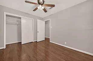 4749 Redstart St, Houston, TX 77035 - Photo 28