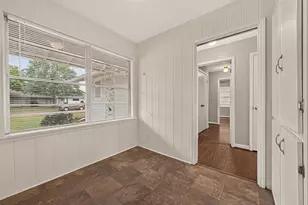 4749 Redstart St, Houston, TX 77035 - Photo 4