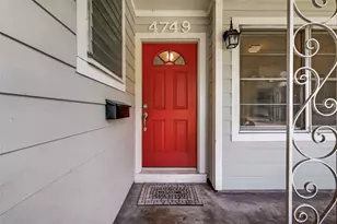 4749 Redstart St, Houston, TX 77035 - Photo 6
