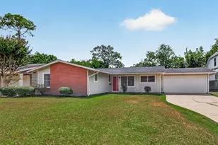 4749 Redstart St, Houston, TX 77035 - Photo 32