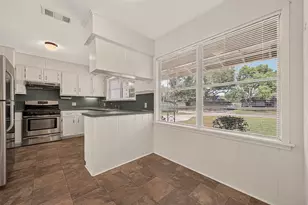 4749 Redstart St, Houston, TX 77035 - Photo 14