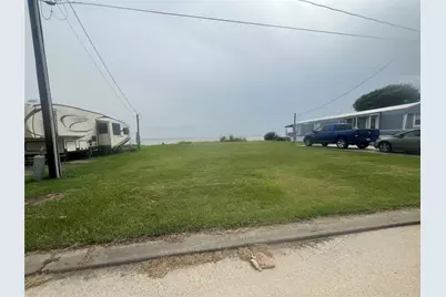 2514 Bay Oaks Harbor Drive, Baytown, TX 77523 - Photo 2