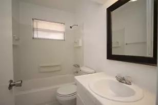 8807 Timberside Dr, Houston, TX 77025 - Photo 12