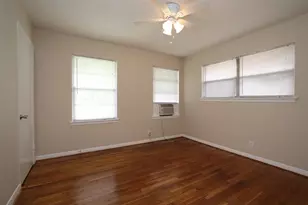 8807 Timberside Dr, Houston, TX 77025 - Photo 10