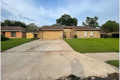 1070 Shakespeare Drive, Beaumont, TX 77706 - Photo 1